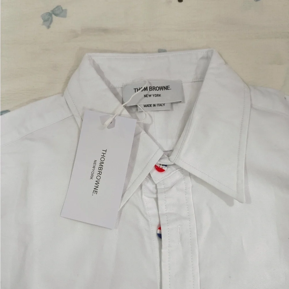 Thom Browne White Button-Down Shirt with Navy and Red Accents - Picture 3 of 8